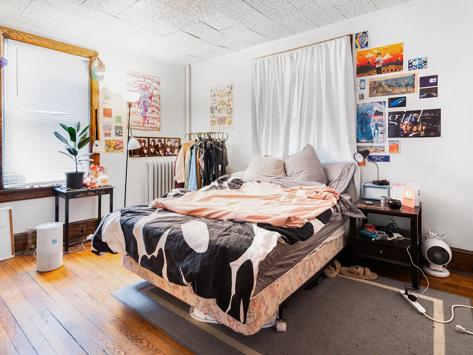 3 bed, 1200 sqft, $1,000 — Photo 2
