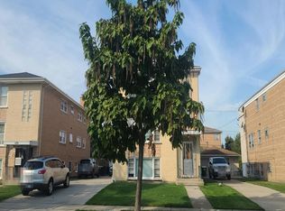 8716 N Elmore St, Niles, IL 60714