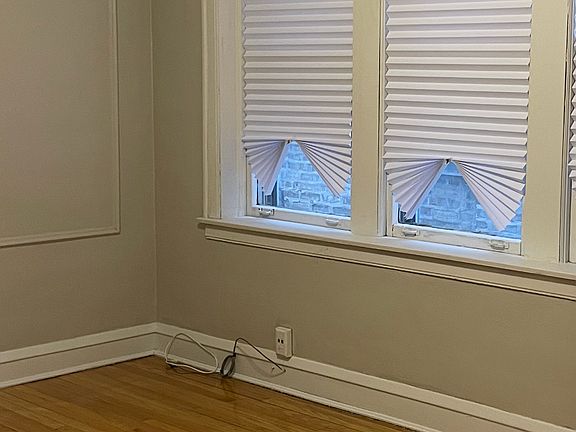 3rd image of 8224 S Hermitage Ave #1
