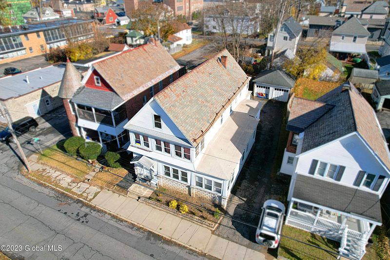 2nd image of 805 Bradt Street