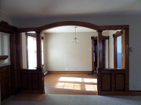 5th image of 209 Birchwood Ave