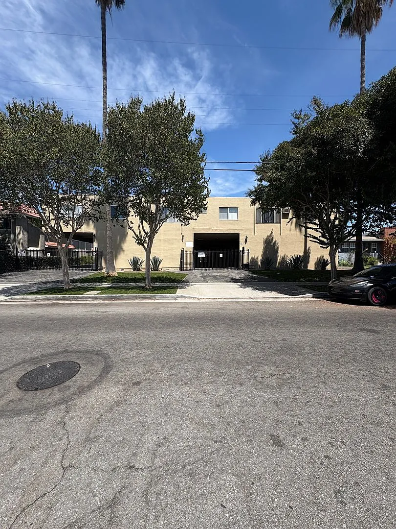 225 W. Palmetto Dr — Photo 4