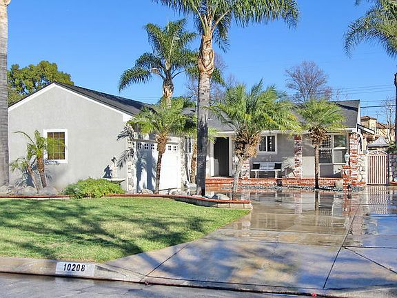 2nd image of 10208 La Cima Dr