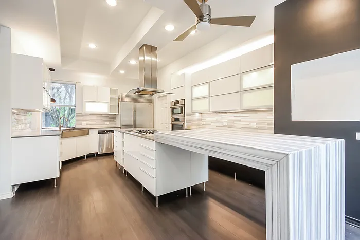 10518 Moorcreek Dr — Photo 10
