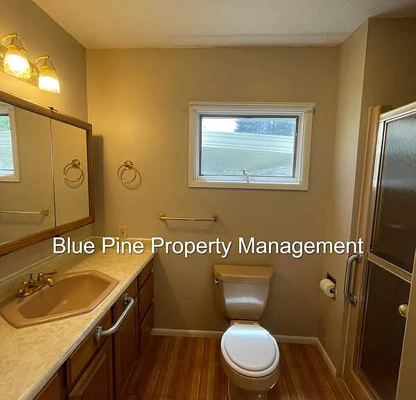 907 J St — Photo 7
