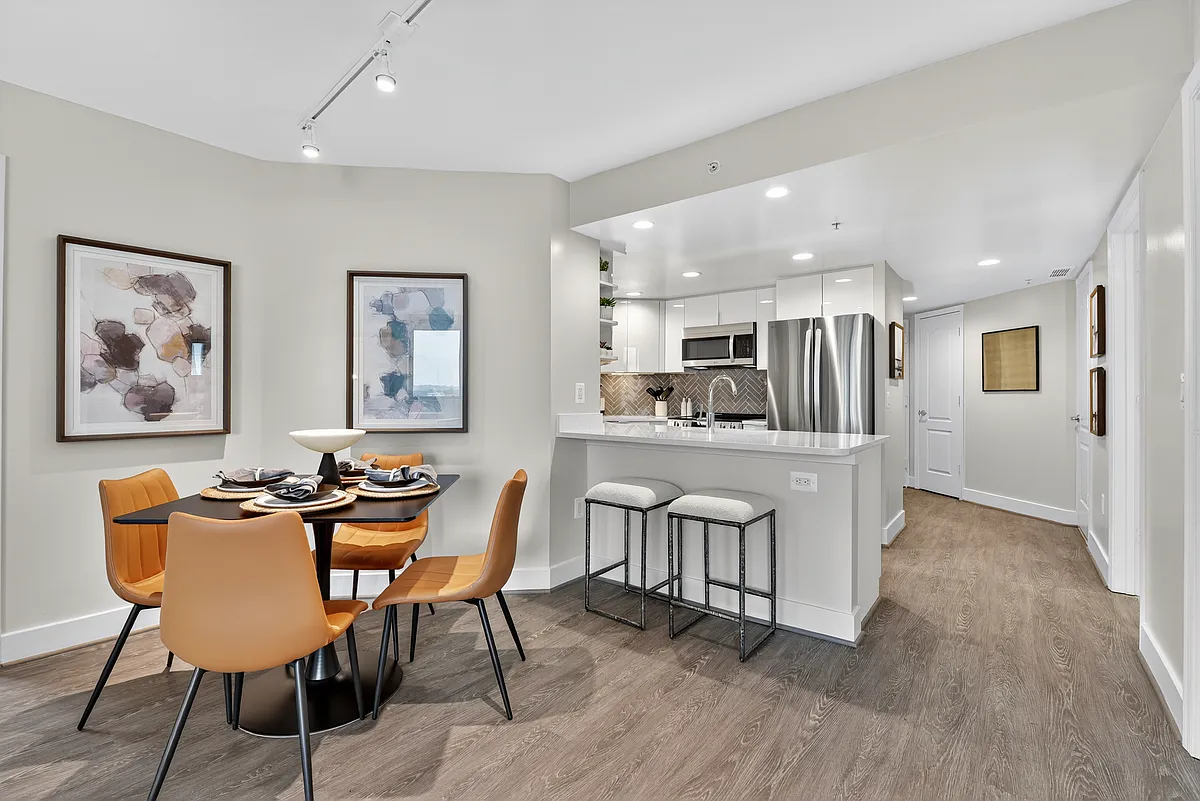Dining Area - Richmond Square