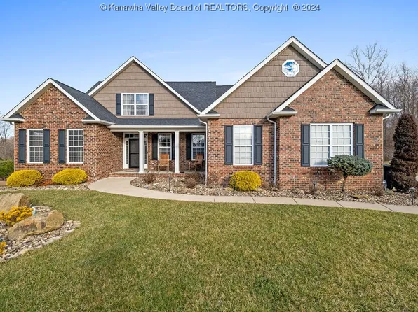 561 Wynterhall Ln, South Charleston, WV 25309