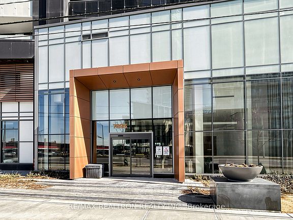 3rd image of 7895 Jane St #1914
