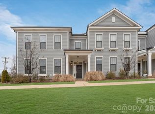 10220 Meeting House Dr NW, Huntersville, NC 28078