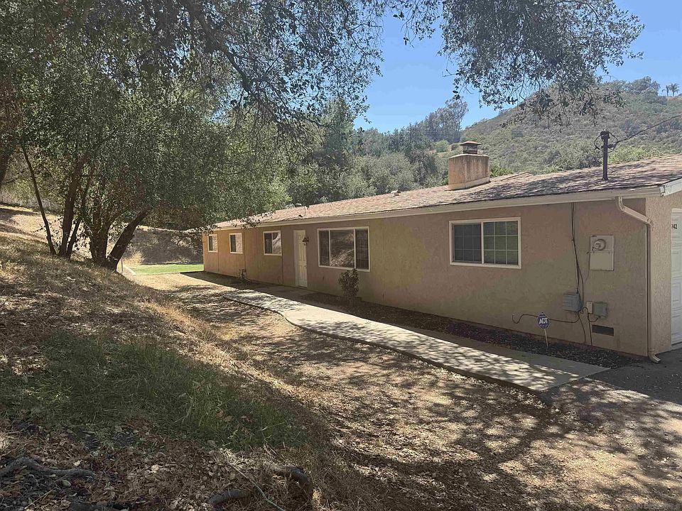 1st image of 26942 Oakmont Rd