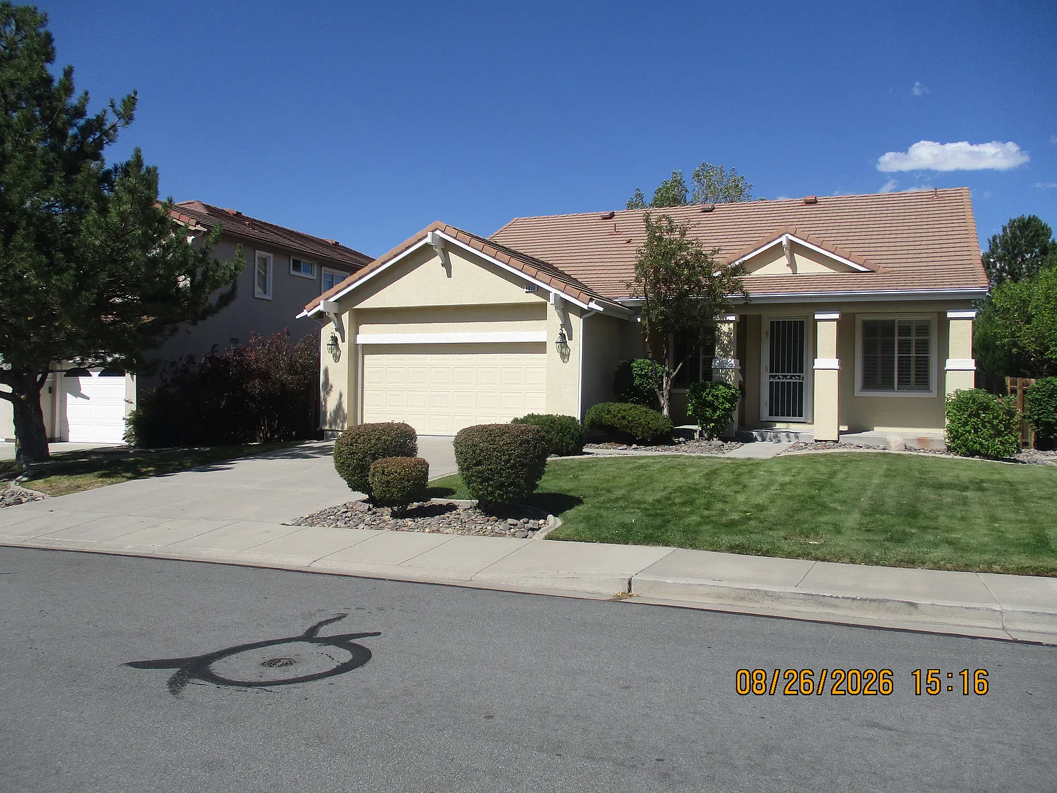 3 bed, 1861 sqft, $3,200 — Photo 1