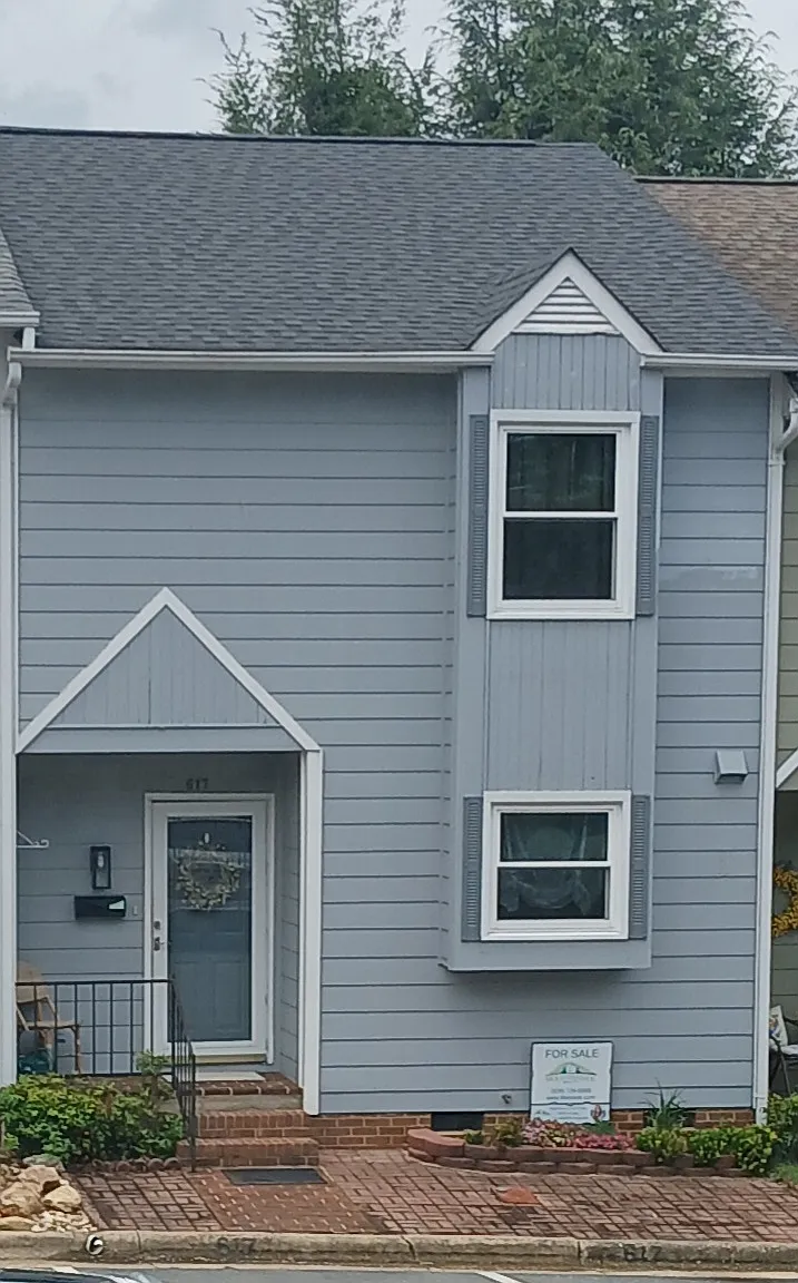 2 bed, 2.5 bath, 1300 sqft, $1,600 — Photo 1