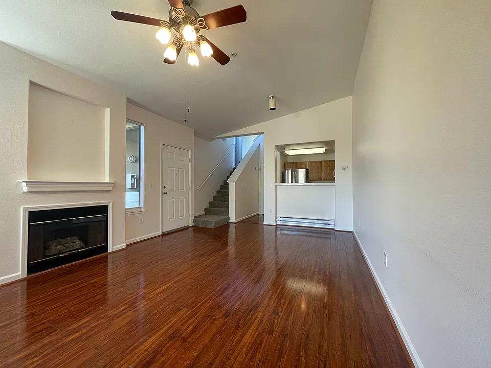 186 Everson Dr