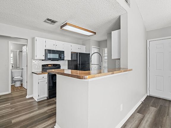 4th image of 939 Framlingham Ct APT 201