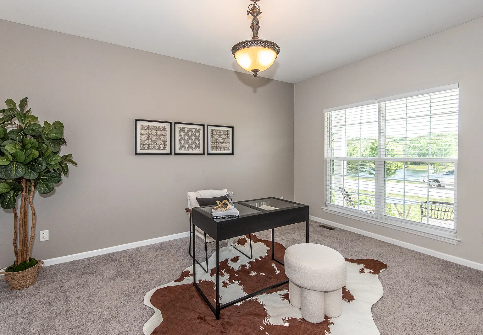 4 bed, 2.5 bath, 2302 sqft, $3,548 — Photo 4