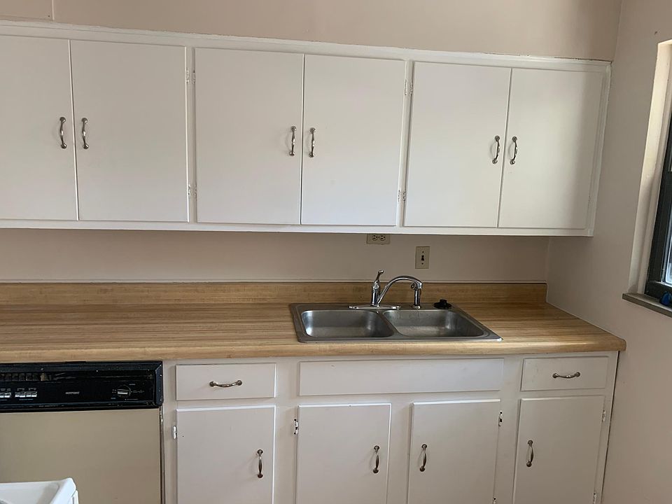 1st image of 1870 Ashland Ave #1870