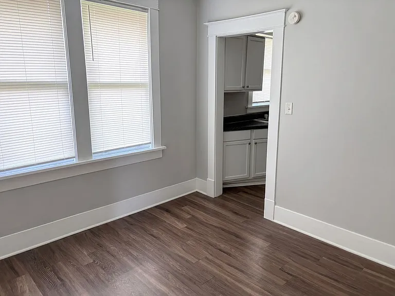1434 Rayner St — Photo 11