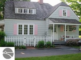 1260 Michigan Ave, Frankfort, MI 49635