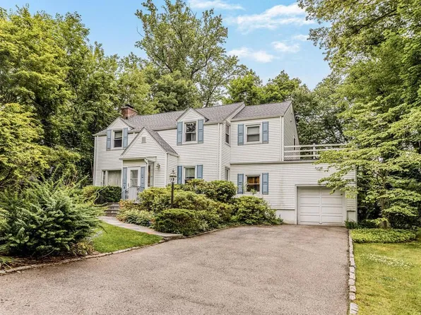 8 Beechwood Road, Hartsdale, NY 10530
