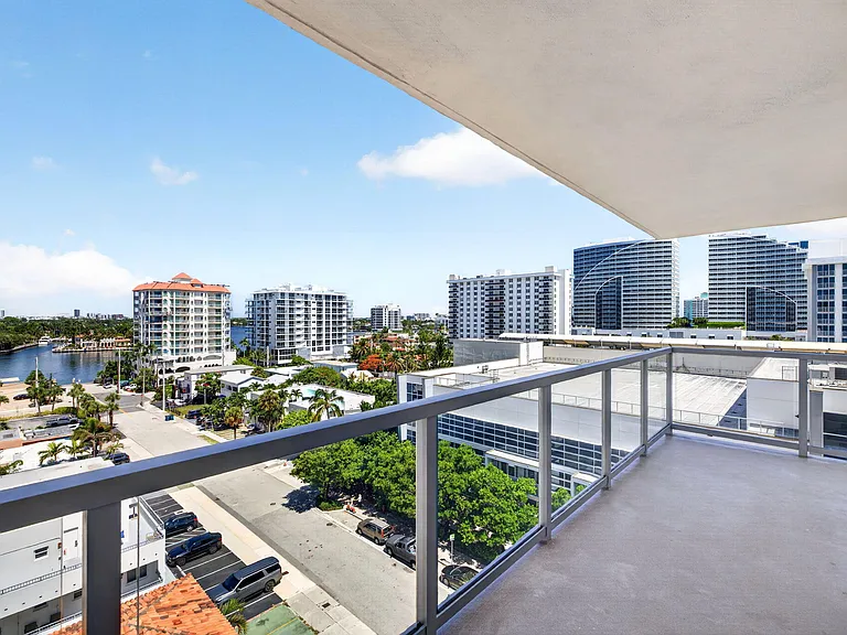209 N Fort Lauderdale Beach Blvd #8A — Photo 23
