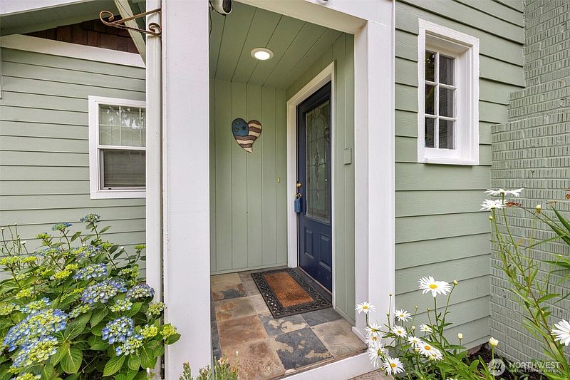 4th image of 5615 S 2nd Avenue