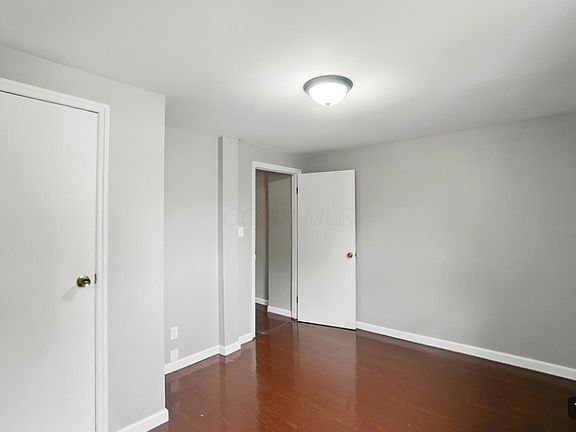 5th image of 762 Kelton Ave
