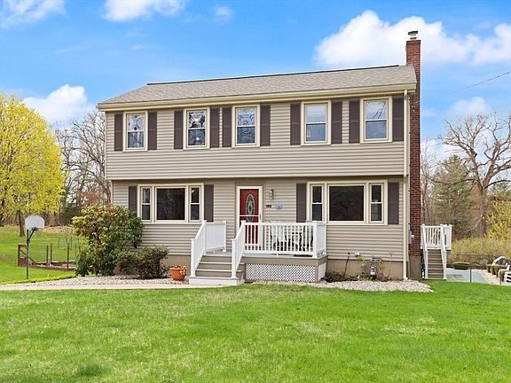 3rd image of 105 Greenmeadow Dr