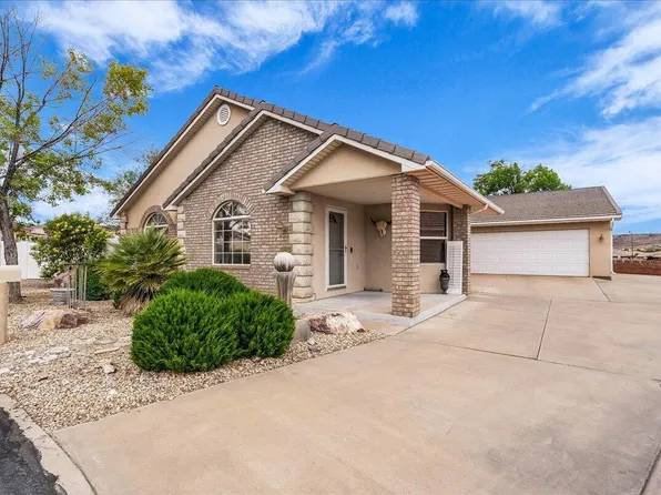392 N Windsor Dr, Washington, UT 84780