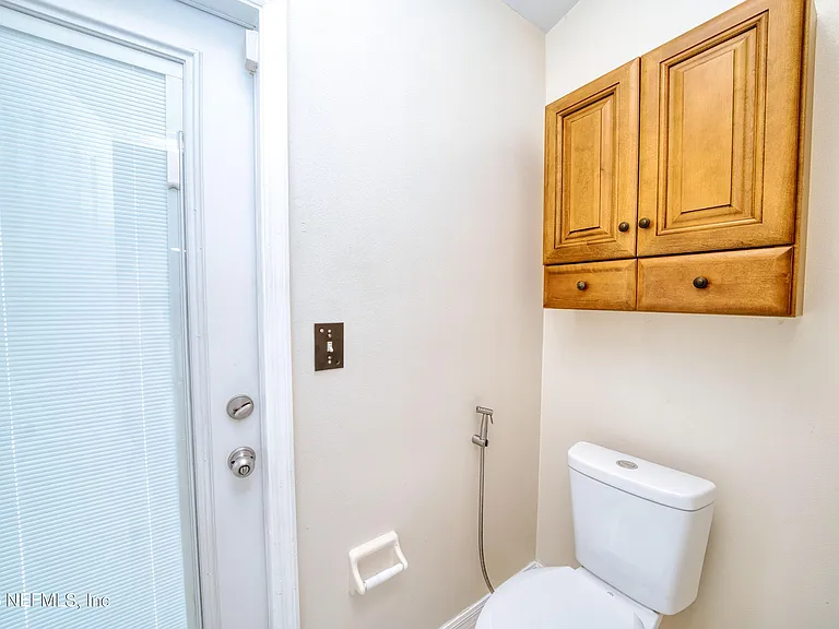 5628 Loma Vista Dr W — Photo 29
