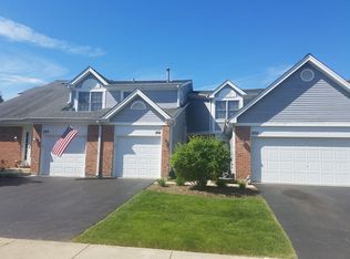 266 Allegro Ln, Carol Stream, IL 60188