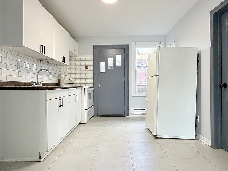 1238 Richmond St #2 — Photo 4