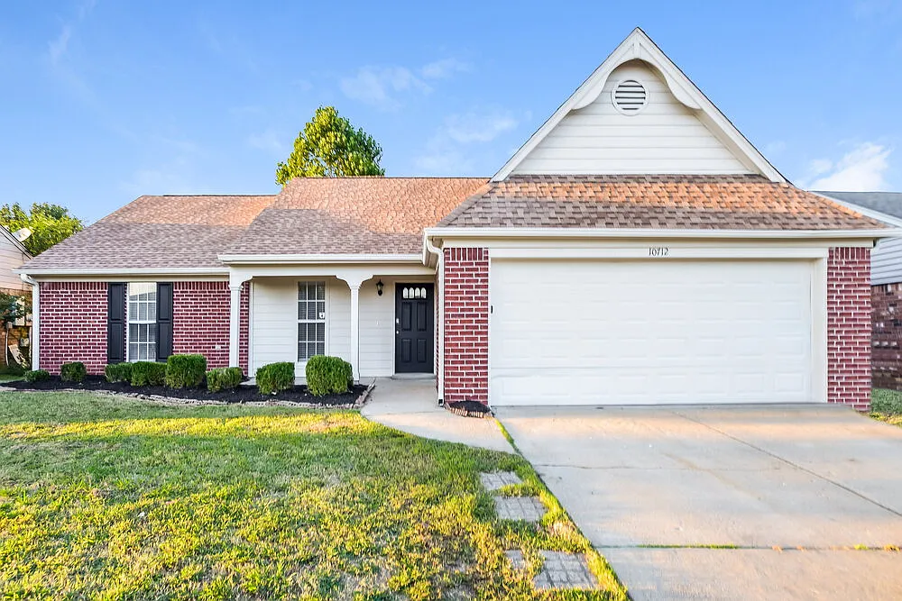 3 bed, 2.0 bath, 1327 sqft, $1,710 — Photo 1