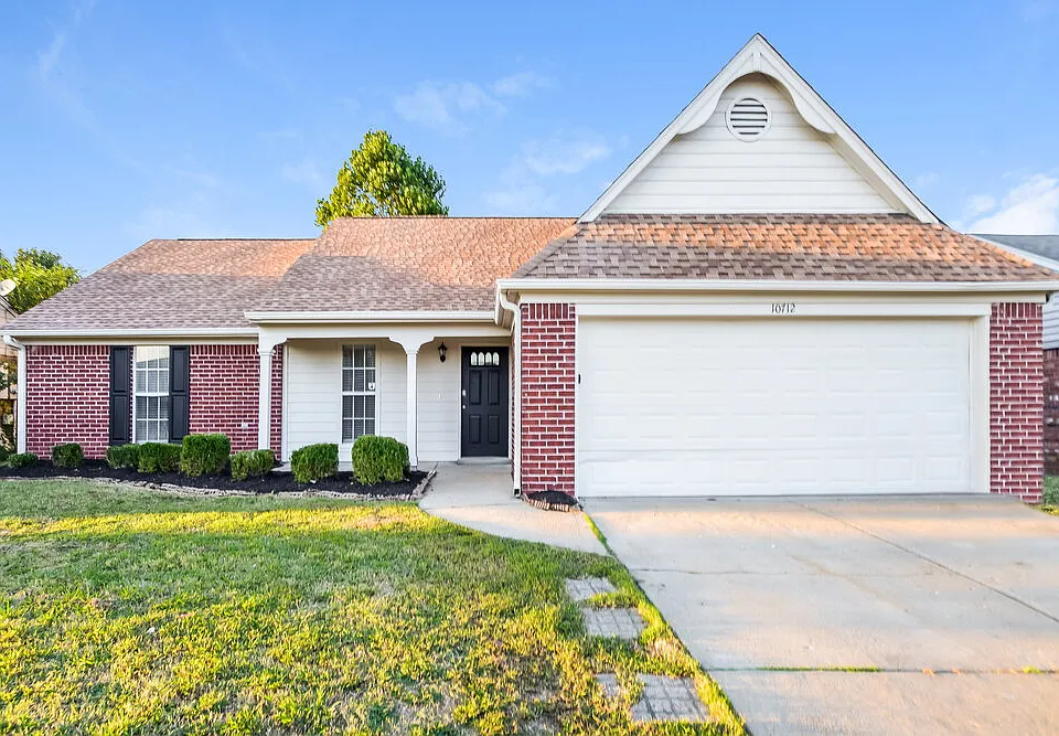 10712 Oak Cir N