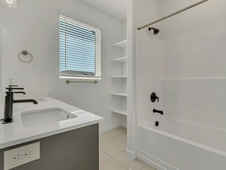 501 S 1080 W — Photo 12