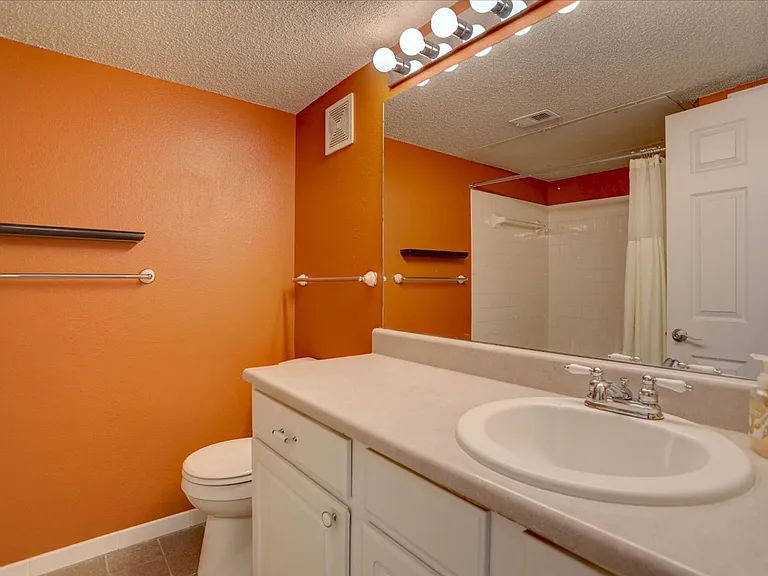 1849 Spaulding Cir — Photo 14