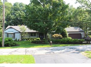 2989 Macbeth Dr, Rocky River, OH 44116