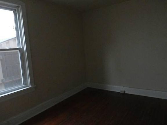 4th image of 2510 W Cary St APT 1