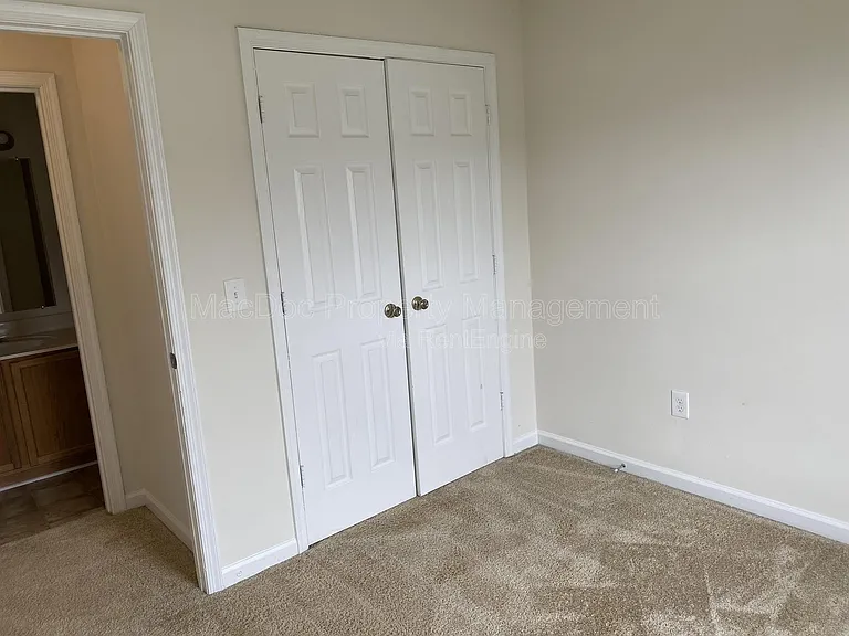 2909 Broyhill Ct — Photo 17