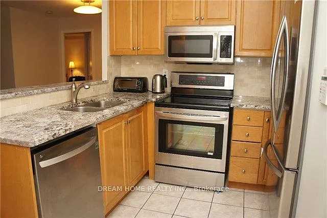 7 Lorraine Dr #216 — Photo 4