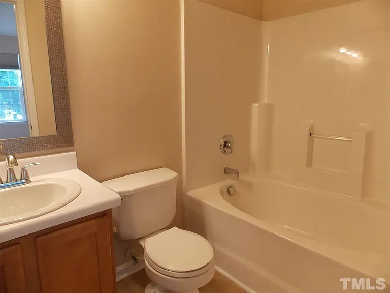 1741 E Honey Springs Ave — Photo 10