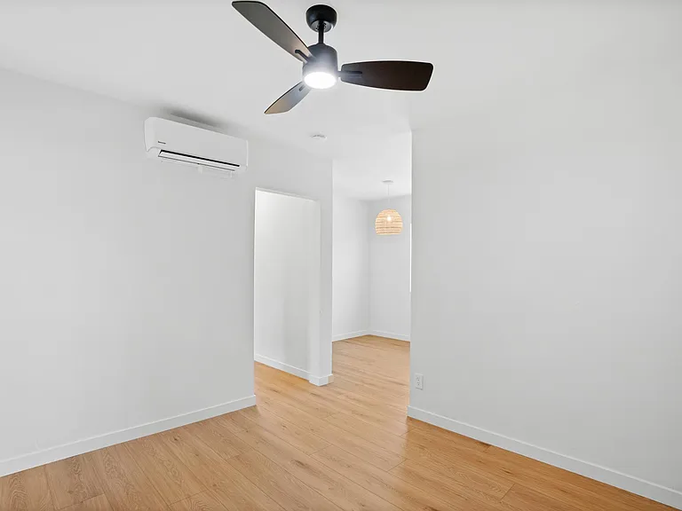 4451 Illinois St — Photo 11