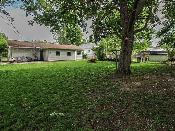 3rd image of 606 Millard St