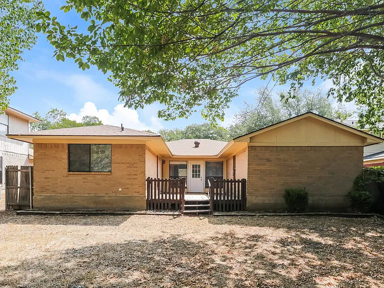 5108 Parliament Dr — Photo 16