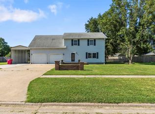 208 Foust Dr, Sikeston, MO 63801