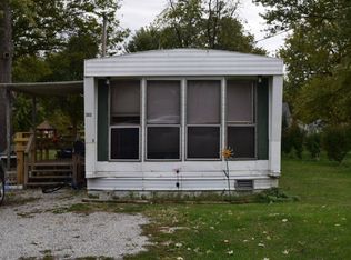 302 Sycamore Ave, Newton, IL 62448