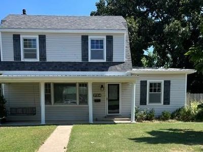 1124 Santa Fe St, Larned, KS, 67550