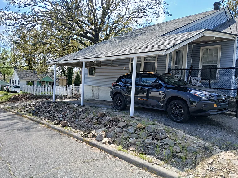 402 Crestwood St — Photo 4