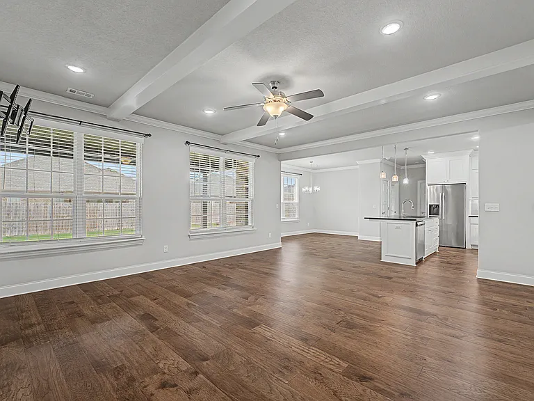 431 Linda Ln — Photo 10