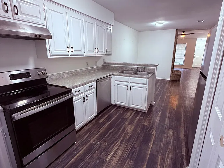 6310 Shasta Trl — Photo 9