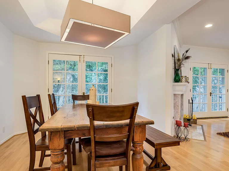 2025 S Beverly Glen Blvd — Photo 4